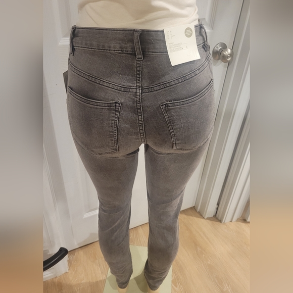 H & M gray/black skinny jeans NWT - Picture 9 of 9